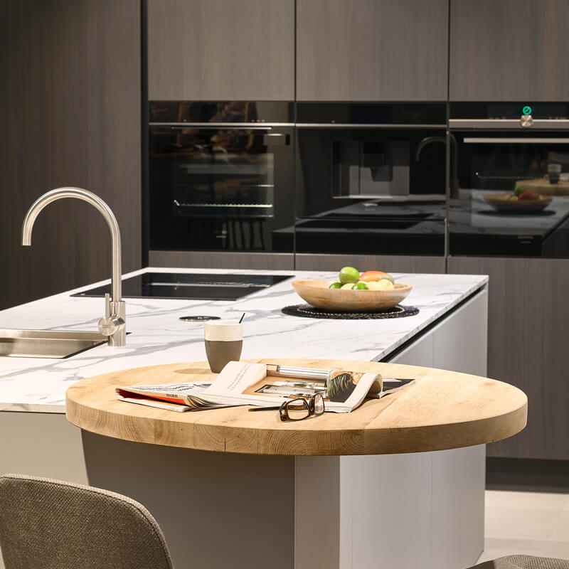 Lichtgrijze Systemat eiland keuken | Eigenhuis Keukens