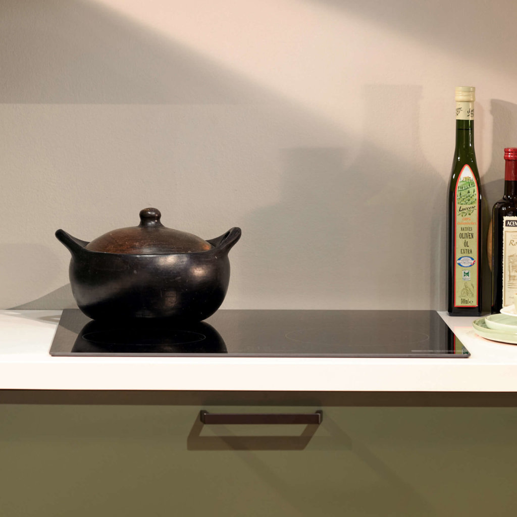 Bosch 4 zone inductiekookplaat | Olijfgroene rechte keuken | Eigenhuis Keukens