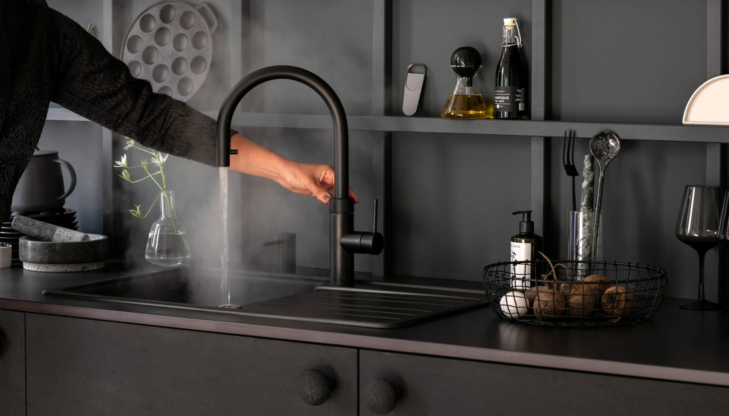 Quooker Flex Black Carbon | Eigenhuis Keukens