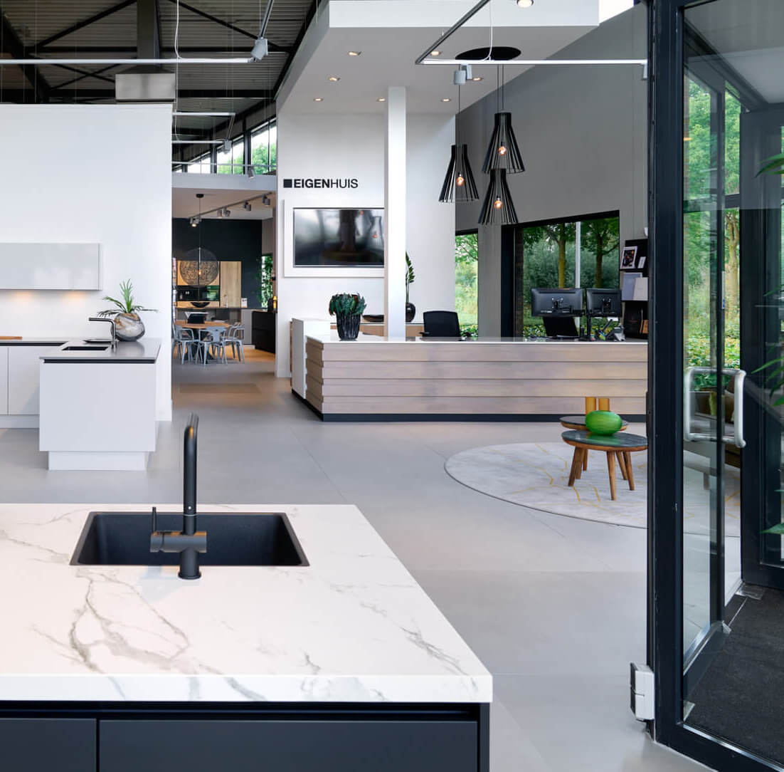 Ontvangst showroom Eigenhuis Keukens Houten Binnenkant showroom Eigenhuis Keukens Houten
