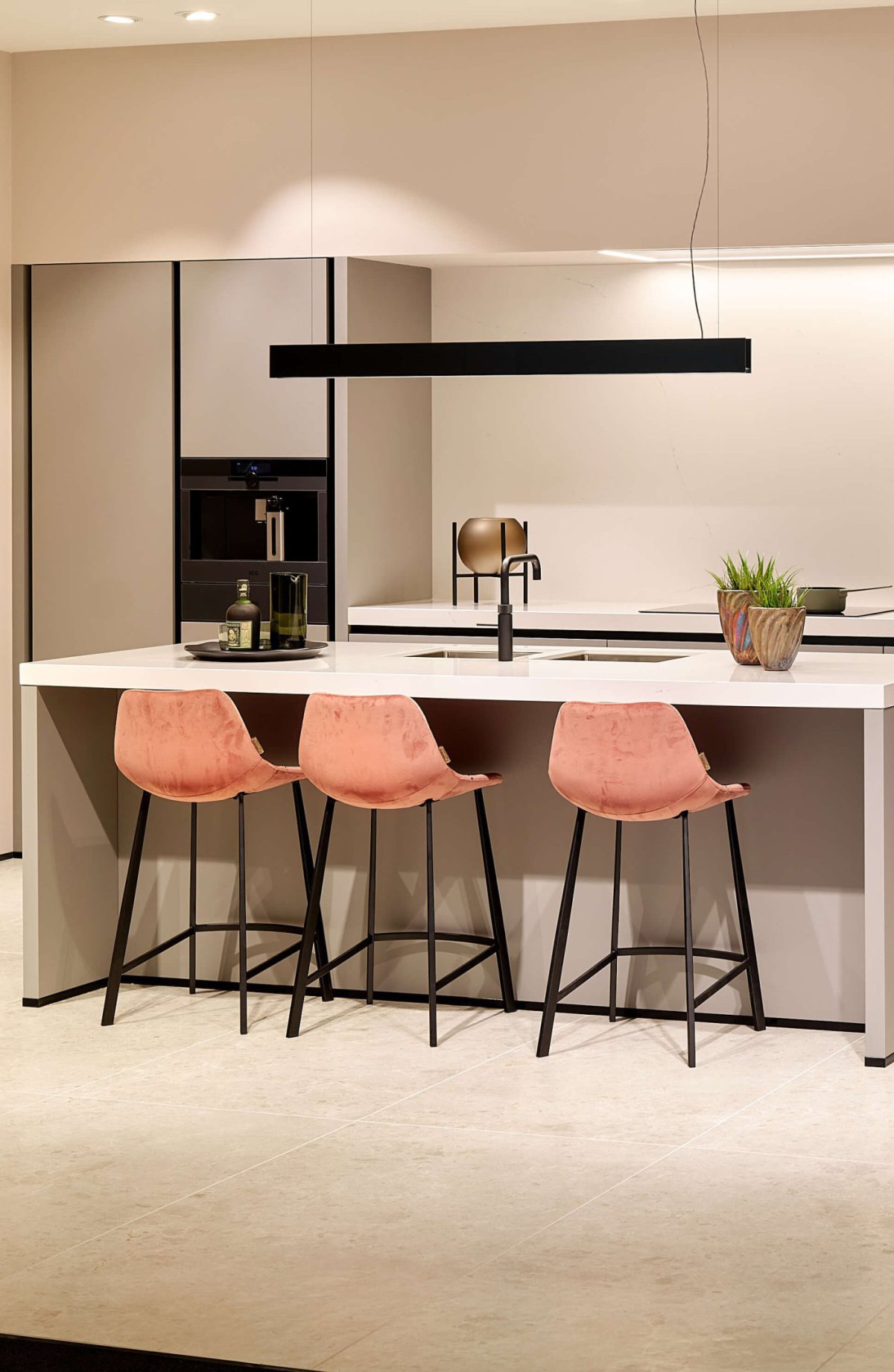 duitse-eiland-keuken-met-keukenbar-eigenhuis-keukens-aspect-ratio-600-920 Duitse eiland keuken met keukenbar | Eigenhuis Keukens