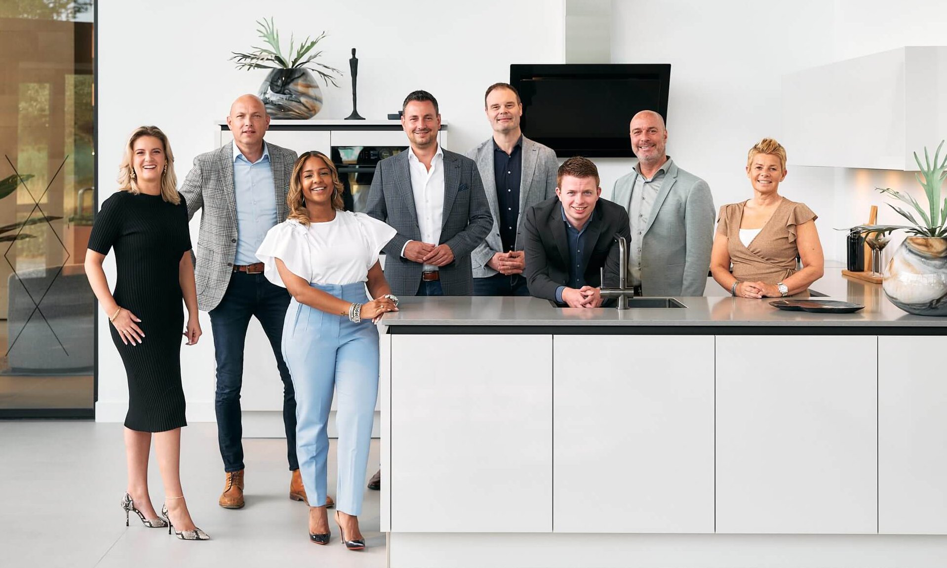 teamfoto-eigenhuis-keukens-showroom-houten-aspect-ratio-850-510 Teamfoto Eigenhuis Keukens Houten