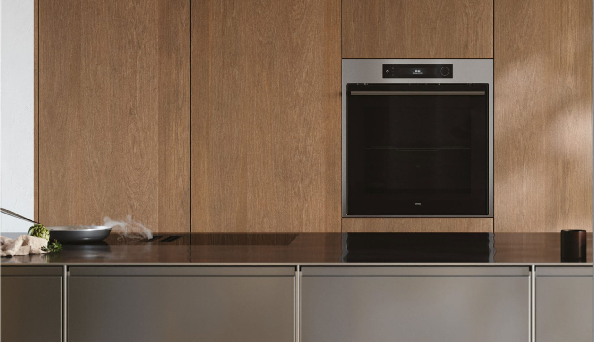 ATAG 5 in 1 oven 8 serie bij Eigenhuis Keukens ATAG 5 in 1 oven 8 serie bij Eigenhuis Keukens