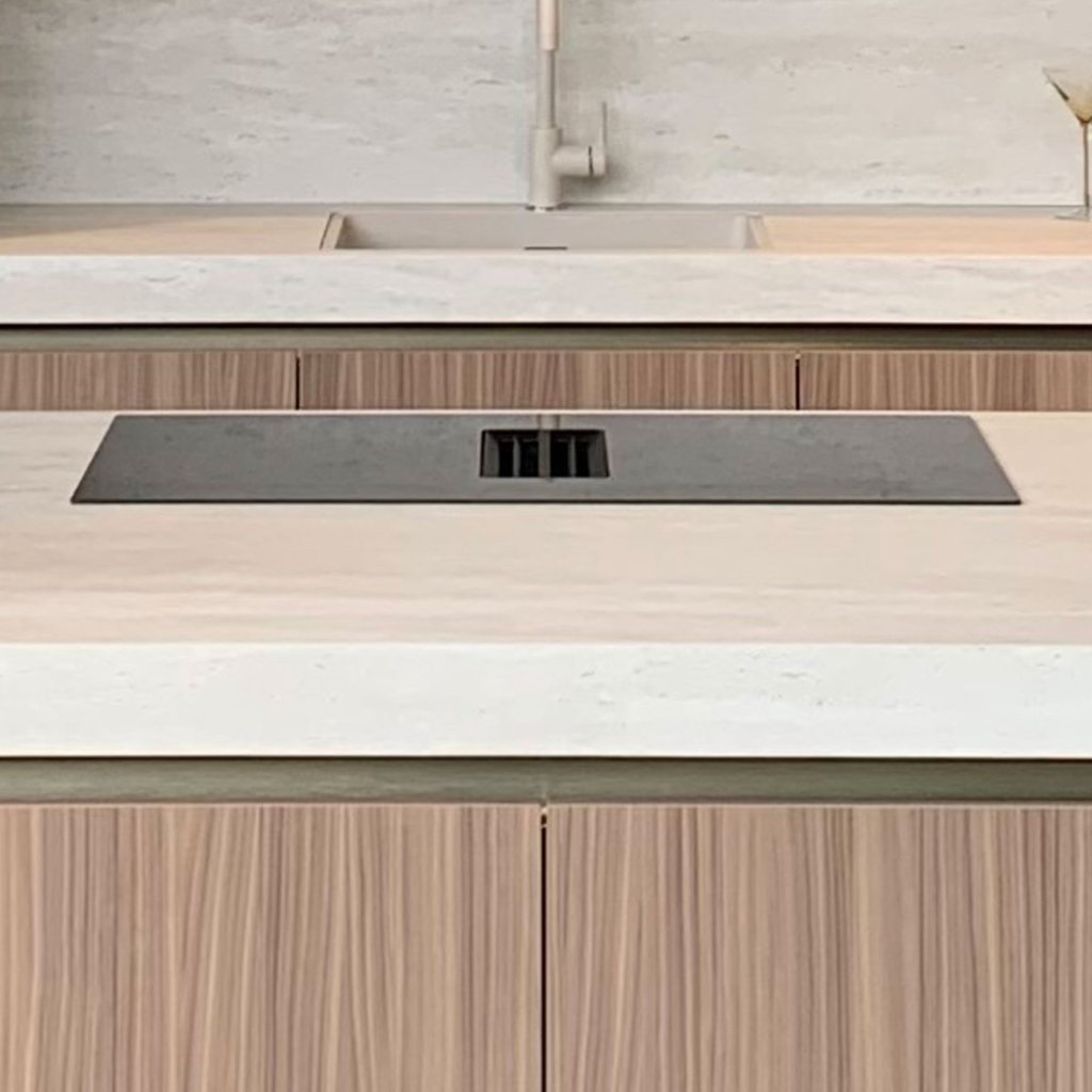 AEG inductiekookplaat in een luxe pronorm keuken uit de keukencollectie | Eigenhuis Keukens
