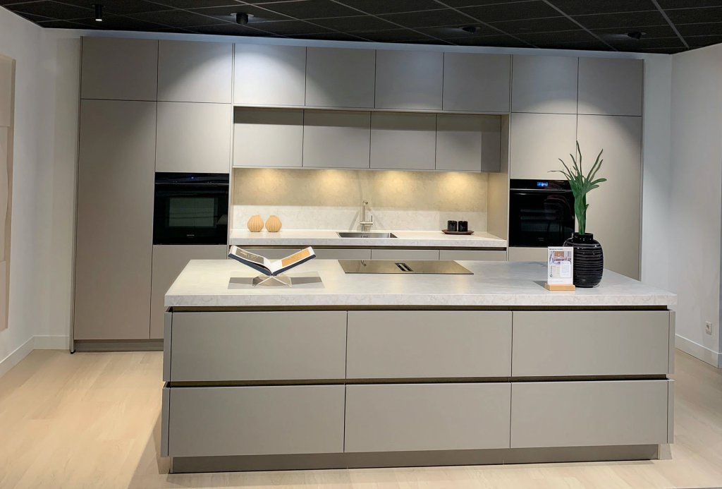 Moderne Pronorm eiland keuken uit de collectie | Eigenhuis Keukens Moderne Pronorm eiland keuken uit de collectie | Eigenhuis Keukens