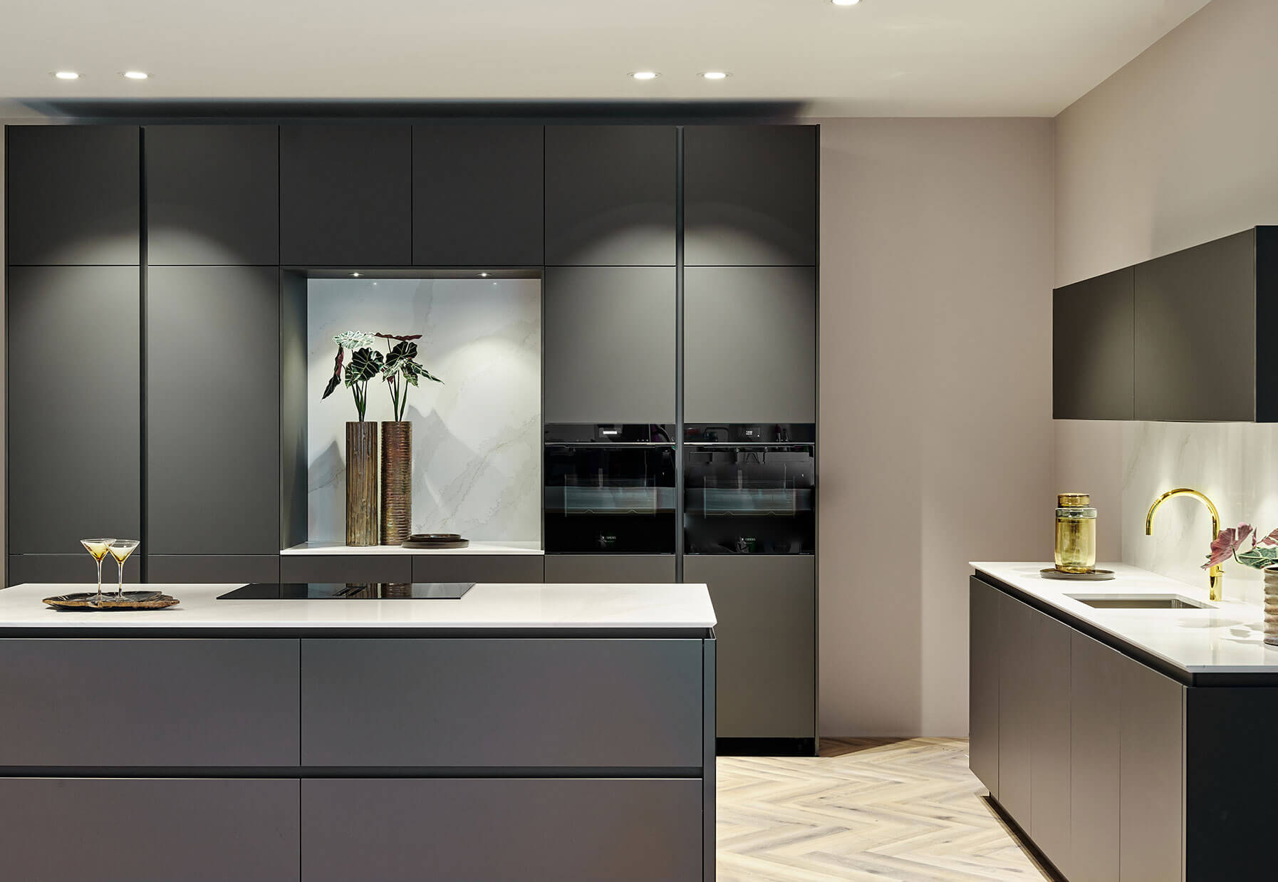 Minimalistische keuken | Eigenhuis Keukens Minimalistische zwarte moderne keuken