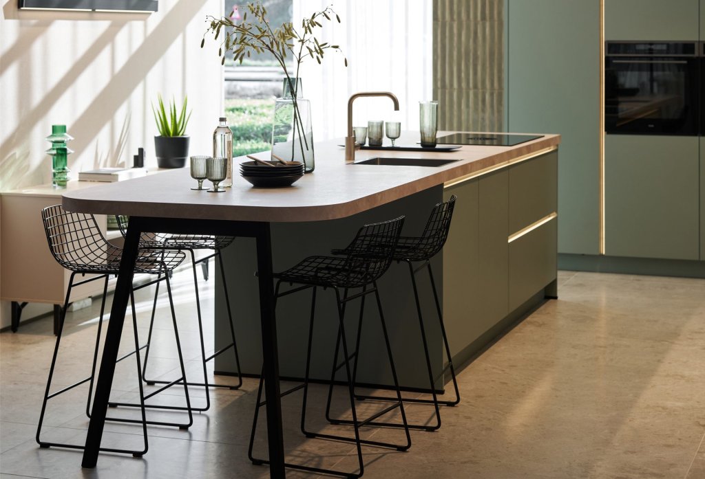 Groene rechte eiland concept130 keuken | Eigenhuis Keukens Groene rechte eiland concept130 keuken