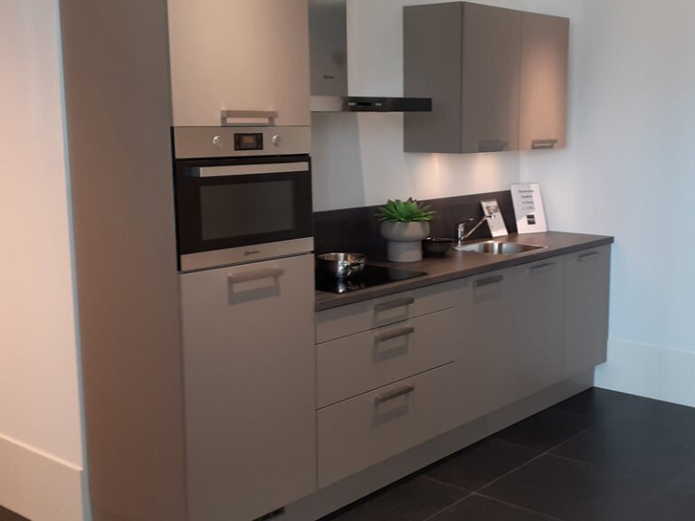ECOOK Plus rechte kleine keuken | Showroomkeuken | Eigenhuis Keukens