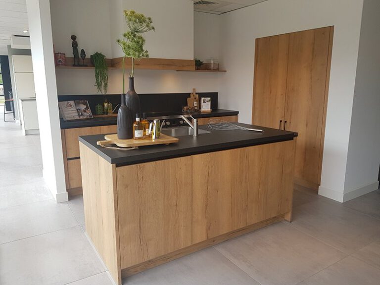 ECOOK Xclusiv houten eiland keuken | Showroom keuken | Eigenhuis keukens