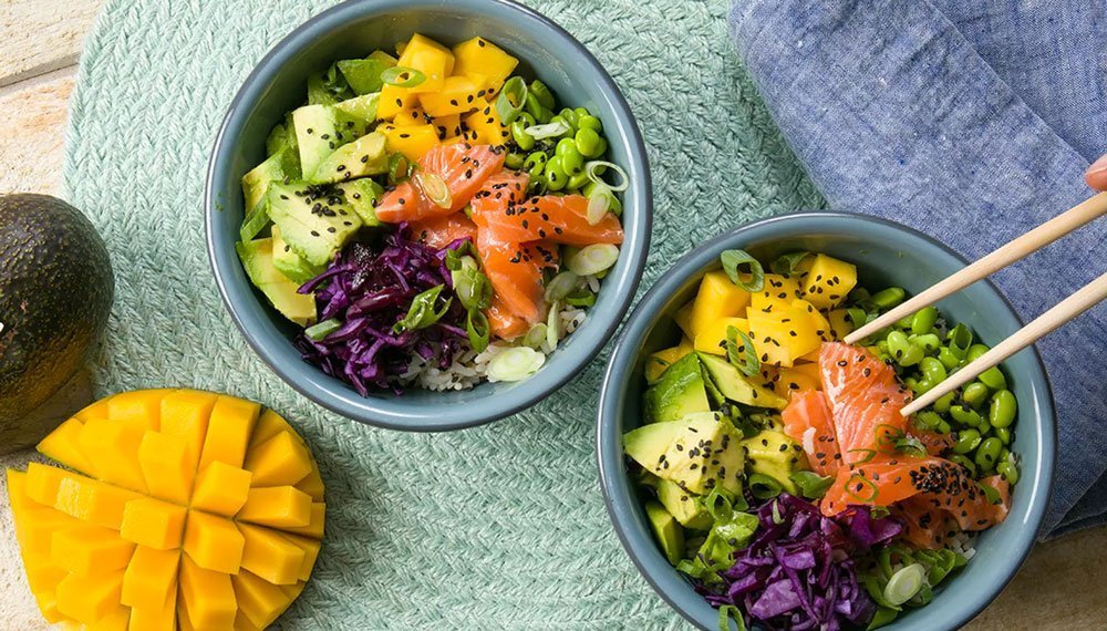 Frisse poké bowl met mango | Eigenhuis Keukens