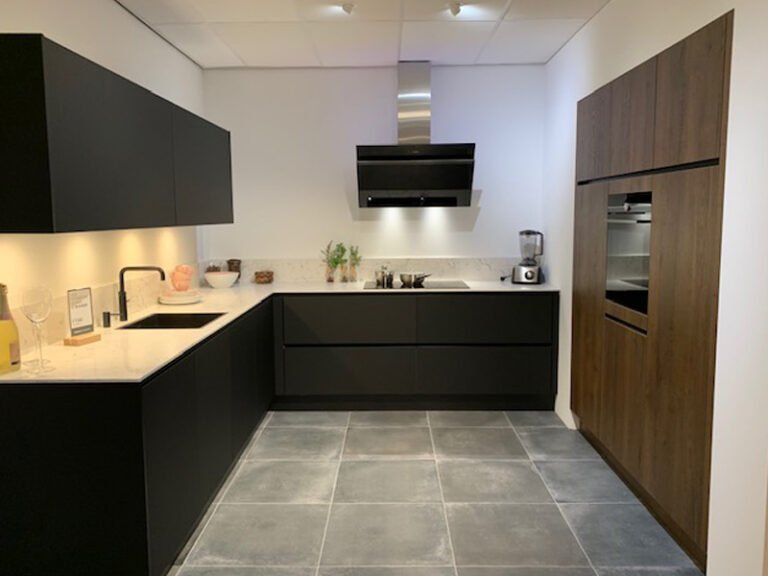 Goedkope moderne showroomkeuken | Showroomkeuken Hoofddorp | Eigenhuis Keukens