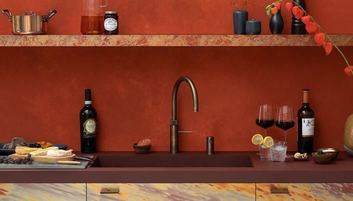 Moderne keukenmengkraan in Messing Patina | Quooker | Eigenhuis Keukens Moderne keukenmengkraan in Messing Patina | Quooker | Eigenhuis Keukens