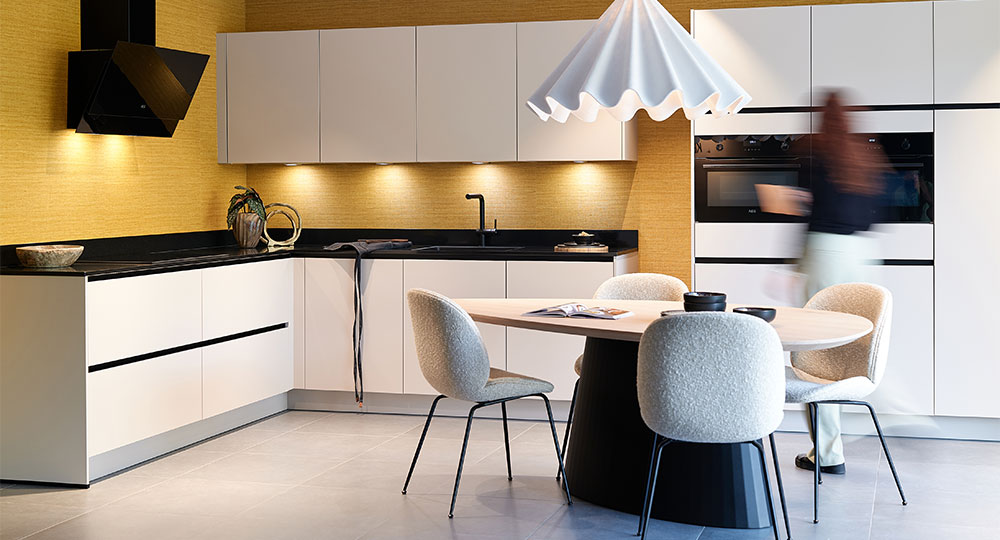 Witte L-keuken | Eigenhuis Keukens Een praktische L-keuken | Eigenhuis Keukens