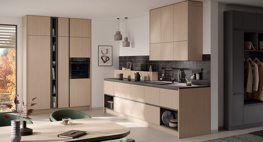 Zandkleurige houten keuken | Eigenhuis Keukens